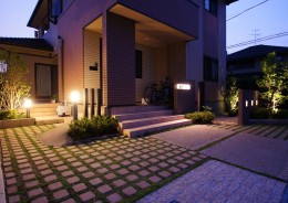ご家族で芝生に囲まれた空間で過ごす　新潟市　Ｗ様邸