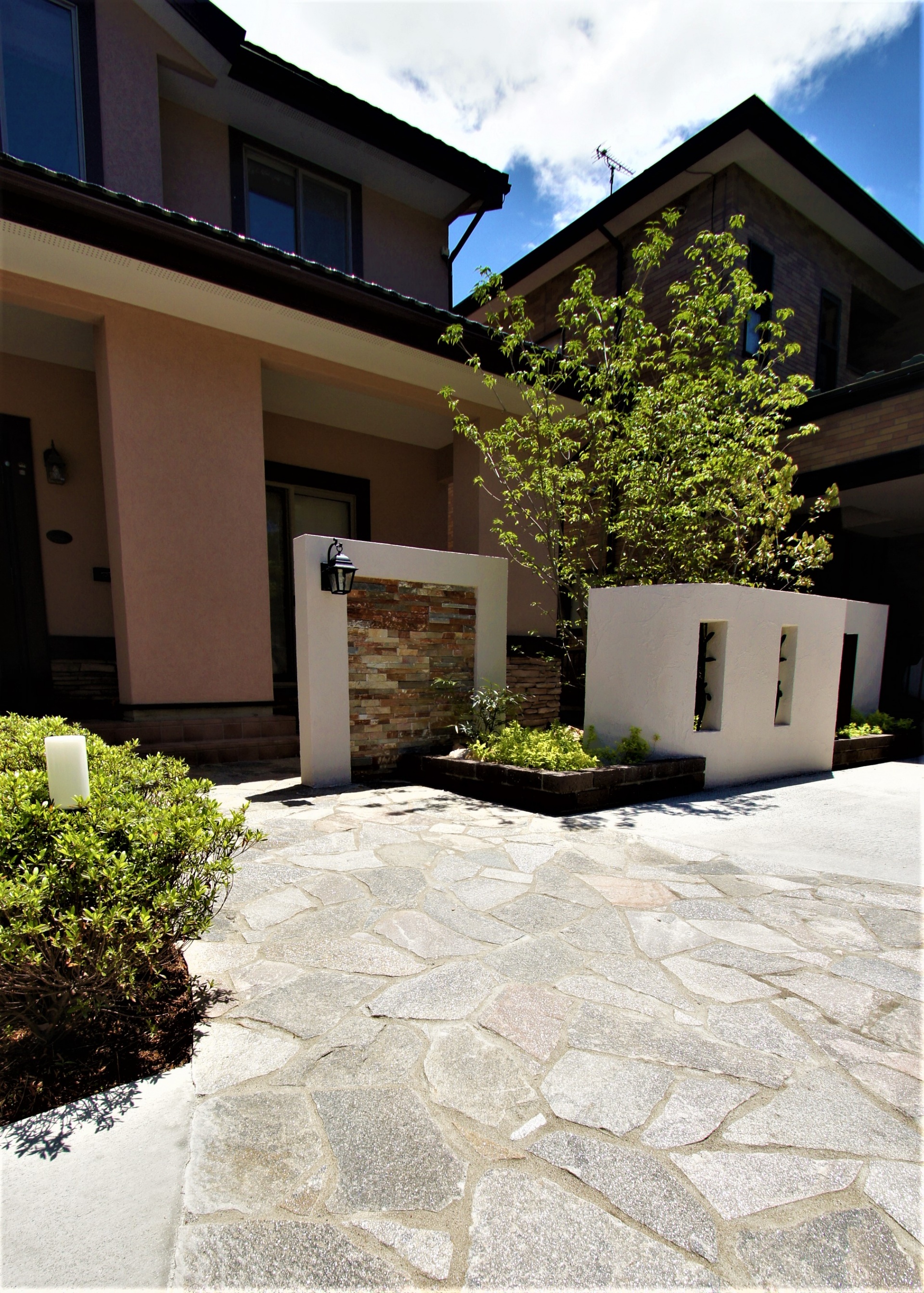 明るい外観へ北向きの外構をリフォーム 新潟市ｈ様邸 新潟市 外構 エクステリア 庭 ラーバンテック