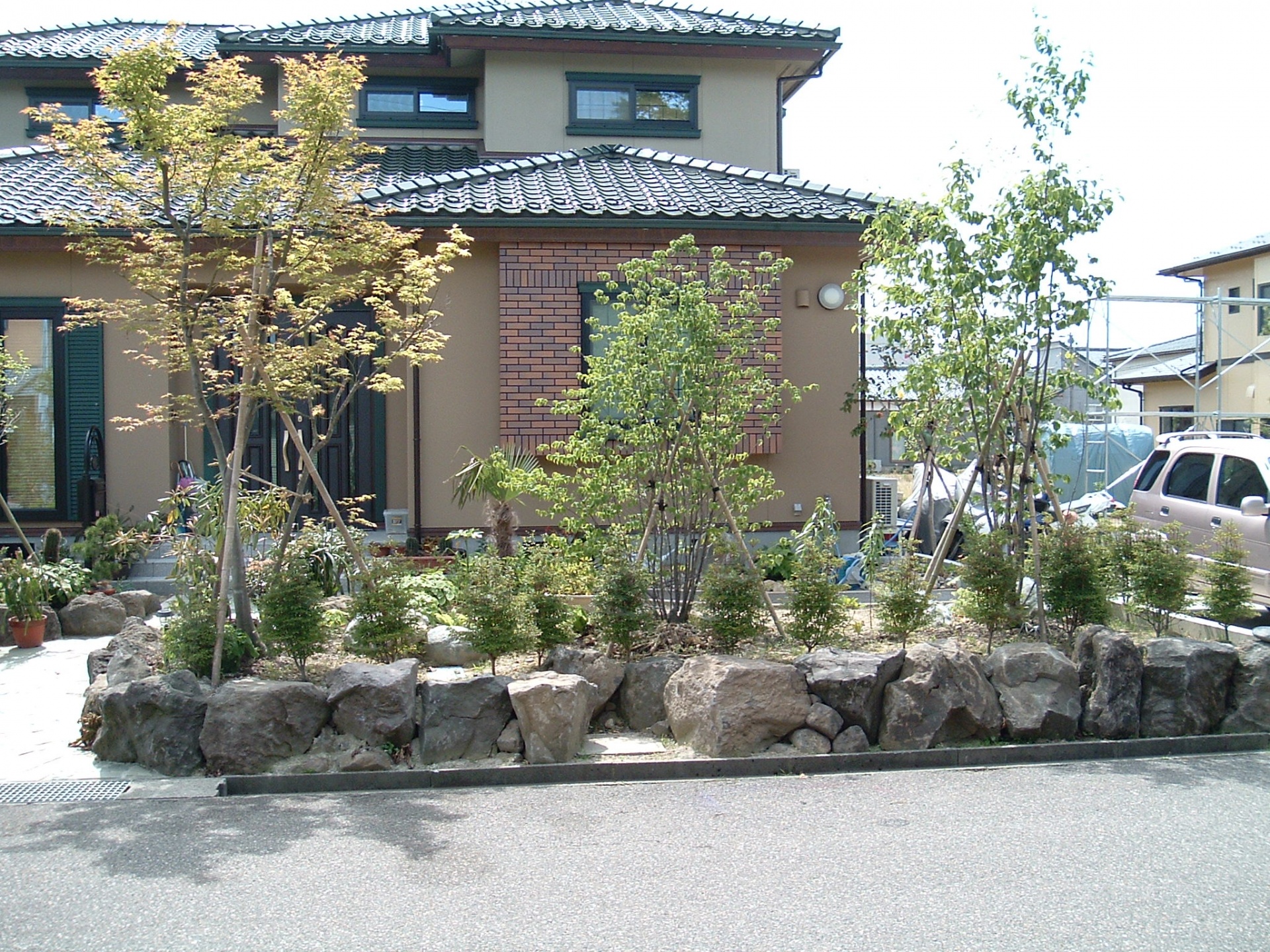 秋田石を使った和風外構 阿賀野市 W様邸 新潟市 外構 エクステリア 庭 ラーバンテック 秋田石を使った和風外構 阿賀野市 W様邸 新潟市 外構 エクステリア 庭 ラーバンテック