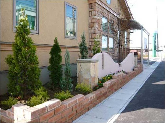 高低差で奥行き感を出した塗壁 三条市 といし整形外科クリニック様 高低差で奥行き感を出した塗壁 三条市 といし整形外科クリニック様